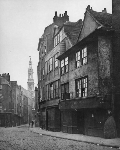 Drury Lane, kijkend naar het zuiden en de toren van St. Mary-le-Strand, c.1876 door Alfred and John Bool